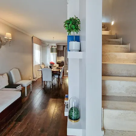 Luxury In The Center By Host Hero 4* צ'יביטאנובה מארקה